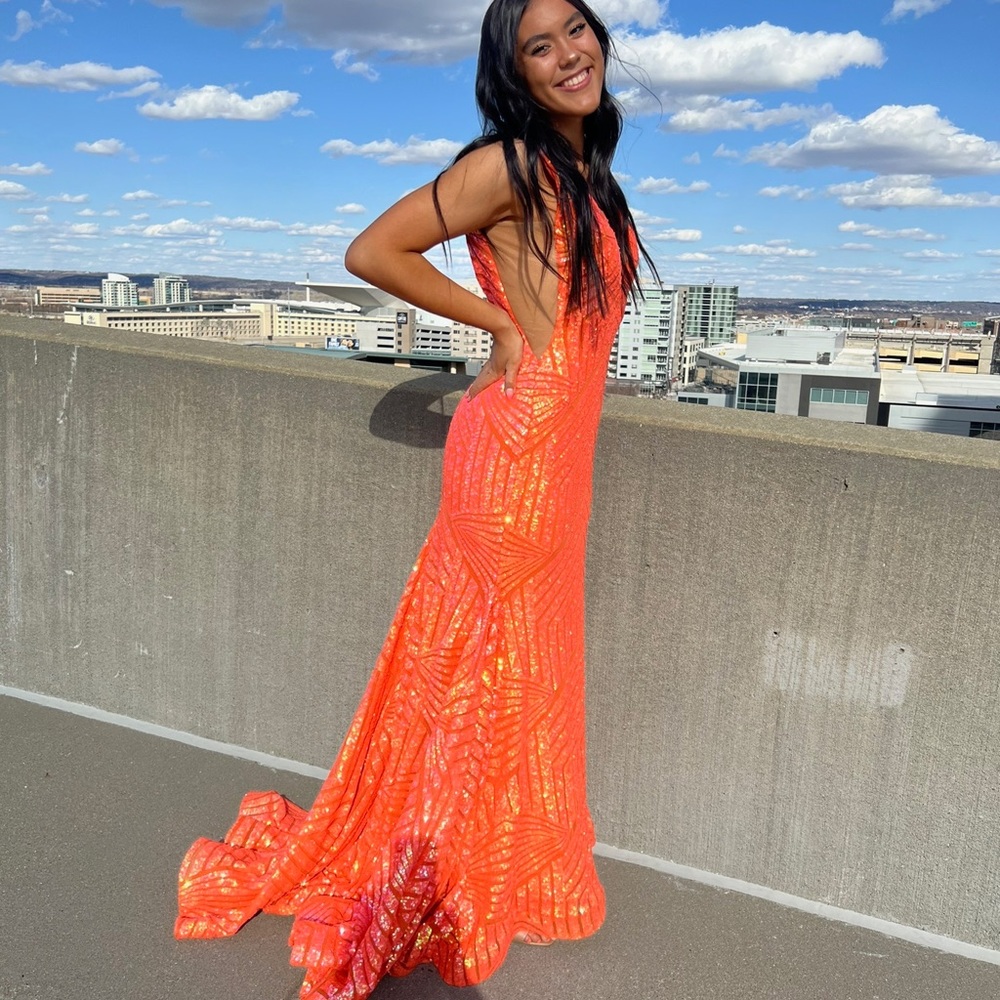 Beautiful prom dress, size 10-12 (suitable for height 5ft 10inches) - Picture 1 of 3